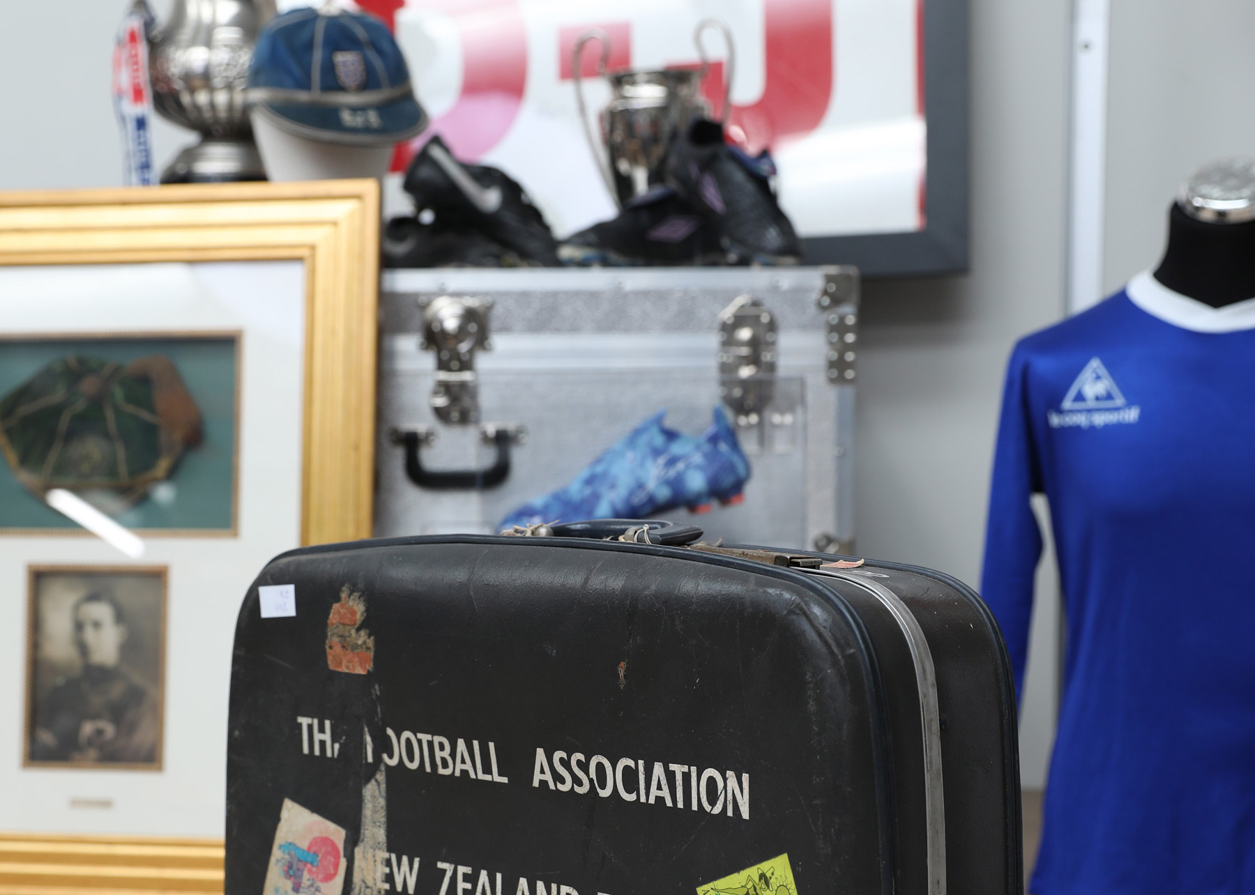 Four Day Themed Sporting Memorabilia Auction in March